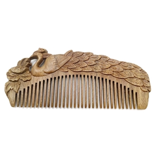 Trækam med påfugl – håndskåret kam i naturtræ